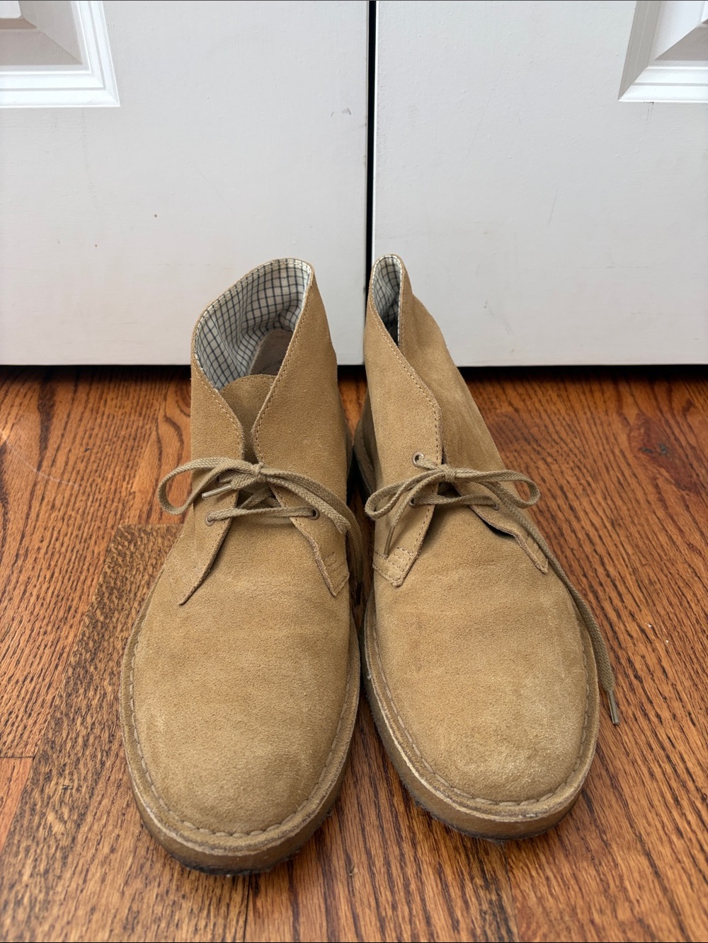 Clarks Men's Suede Chukka Boots in Tan Size 9.5 - Picture 2 of 4